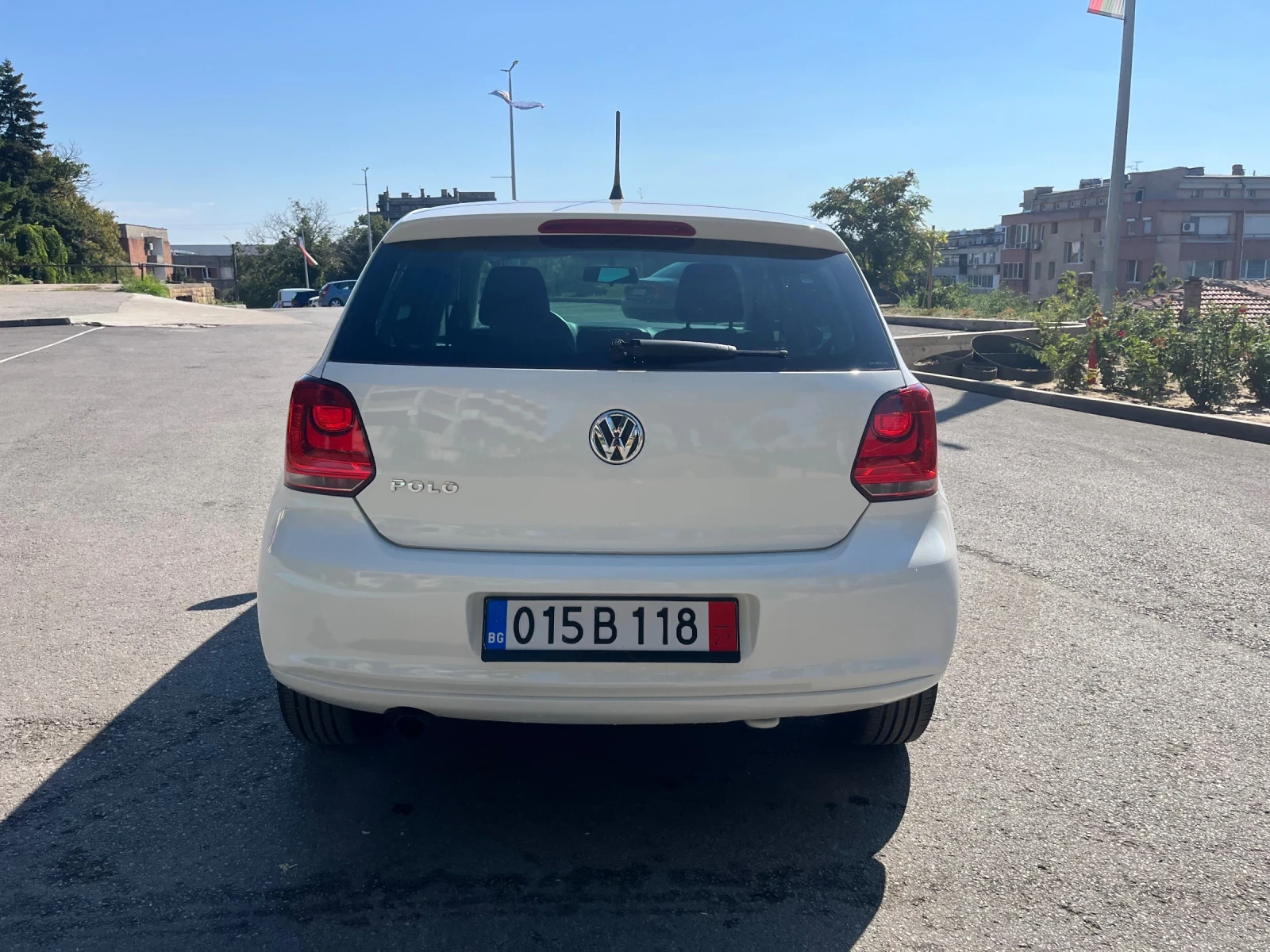 VW Polo 1.6tdi* 90кс* Life, снимка 6 - Автомобили и джипове - 54596945