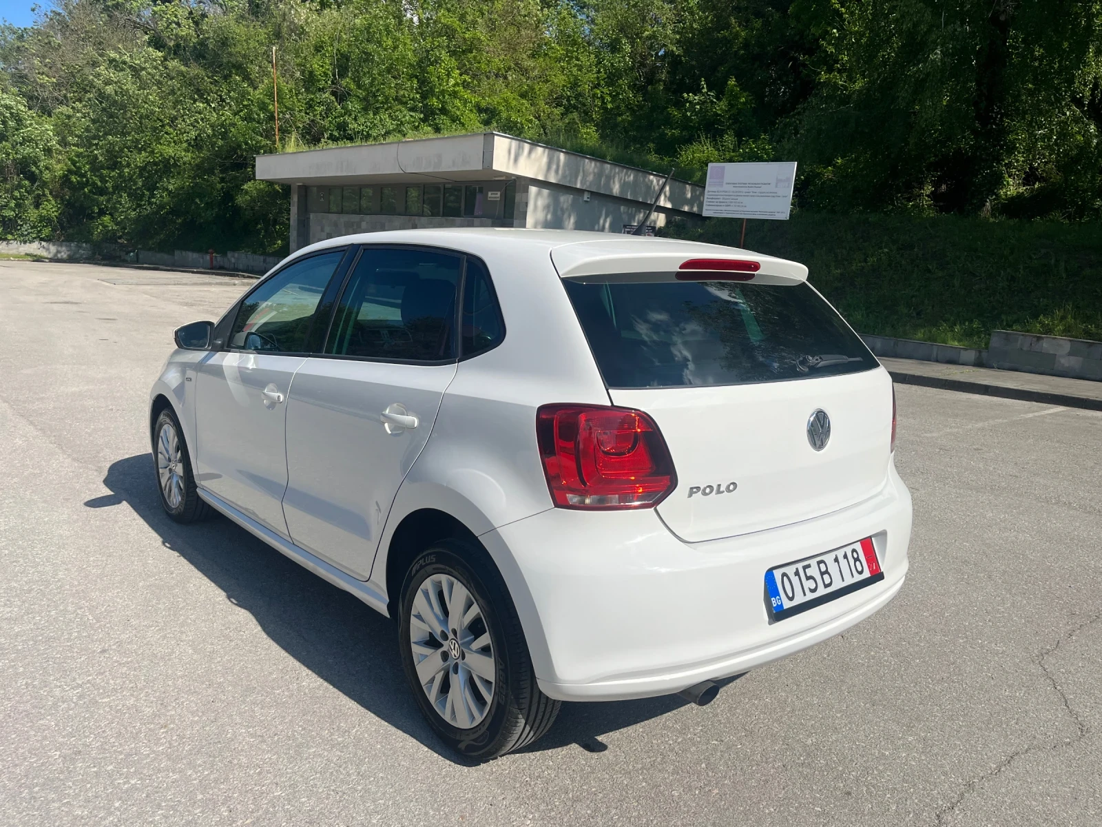 VW Polo 1.6tdi* 90кс* Life, снимка 6 - Автомобили и джипове - 54596945