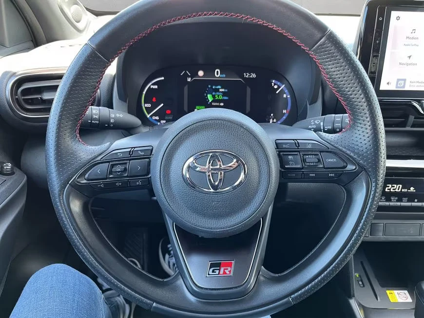 Toyota Yaris Cross HEV/116HP/GR-SPORT/CAM/CPLAY/LED/NAVI/334q, снимка 10 - Автомобили и джипове - 54629430