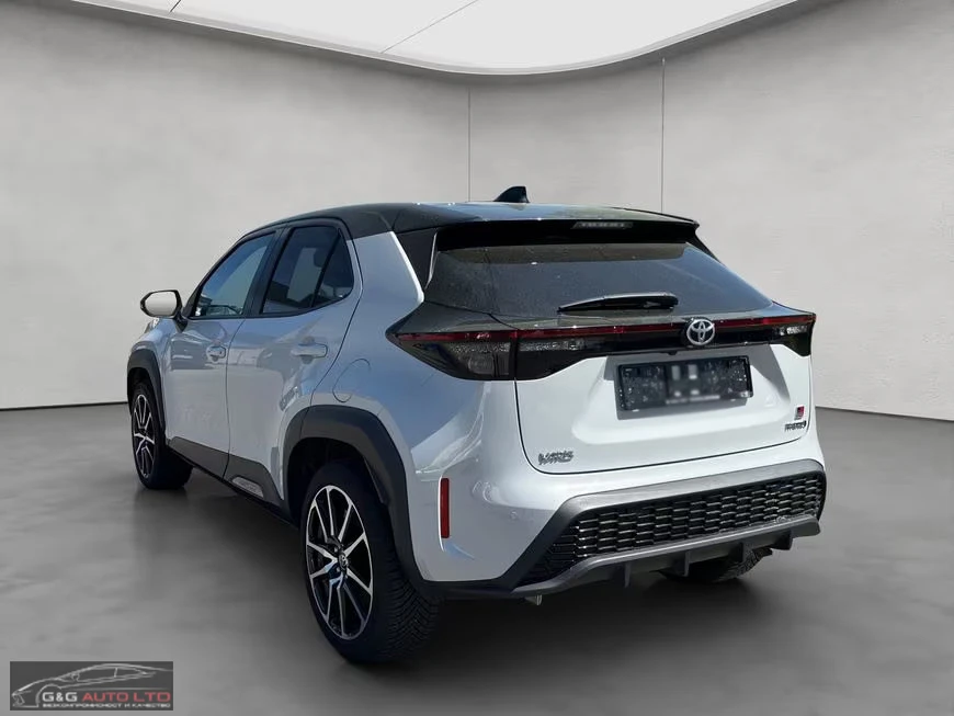 Toyota Yaris Cross HEV/116HP/GR-SPORT/CAM/CPLAY/LED/NAVI/334q, снимка 4 - Автомобили и джипове - 54629430
