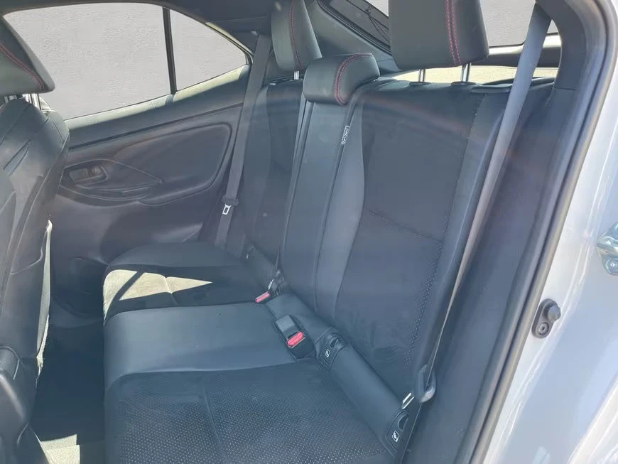 Toyota Yaris Cross HEV/116HP/GR-SPORT/CAM/CPLAY/LED/NAVI/334q, снимка 14 - Автомобили и джипове - 54629430