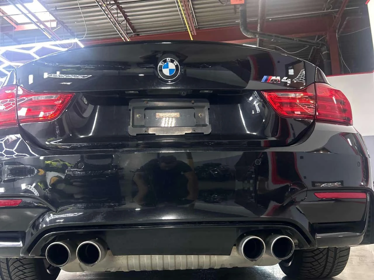 BMW M4 * КАРБОН* HEAD UP DISPLAY* ПОДГРЕВИ* КАМЕРА*   , снимка 14 - Автомобили и джипове - 54635572