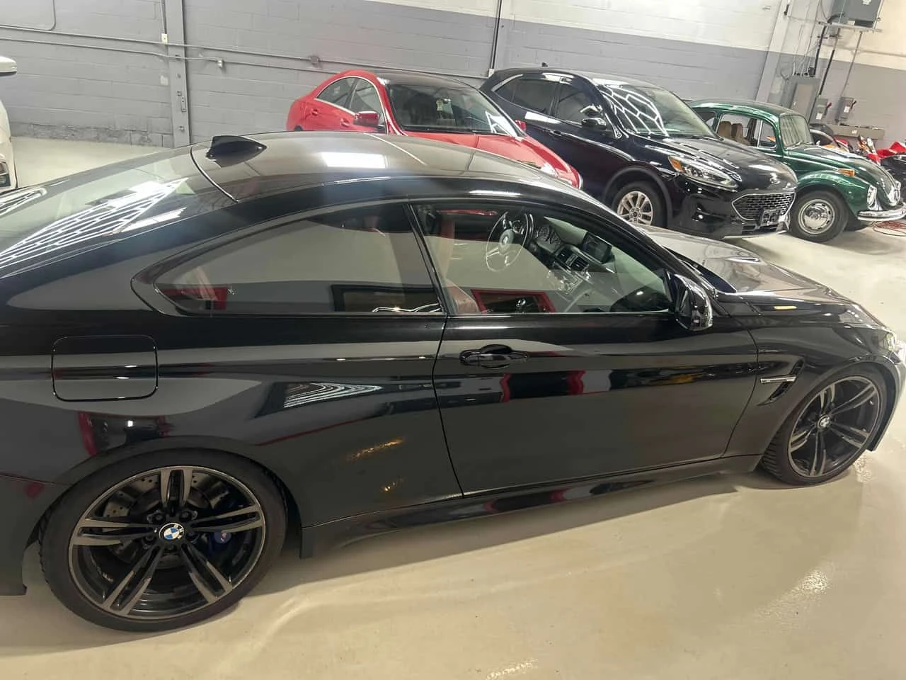 BMW M4 * КАРБОН* HEAD UP DISPLAY* ПОДГРЕВИ* КАМЕРА*   , снимка 4 - Автомобили и джипове - 54635572