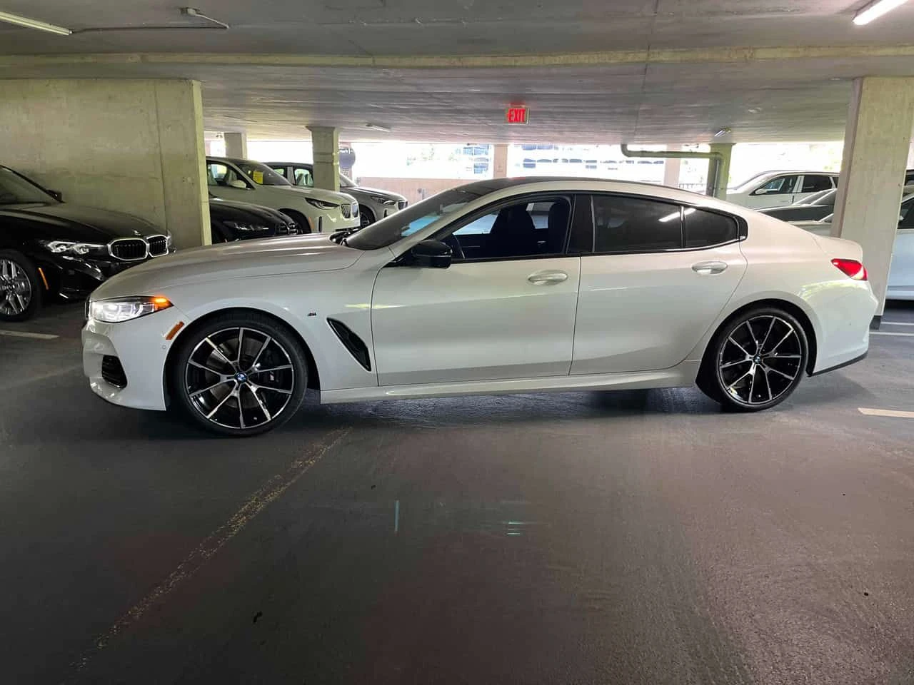 BMW 850 M850i xDrive| ОТ ГЛАВНО ПРЕДСТАВИТЕЛСТВО| КЛИПОВЕ, снимка 3 - Автомобили и джипове - 54694011