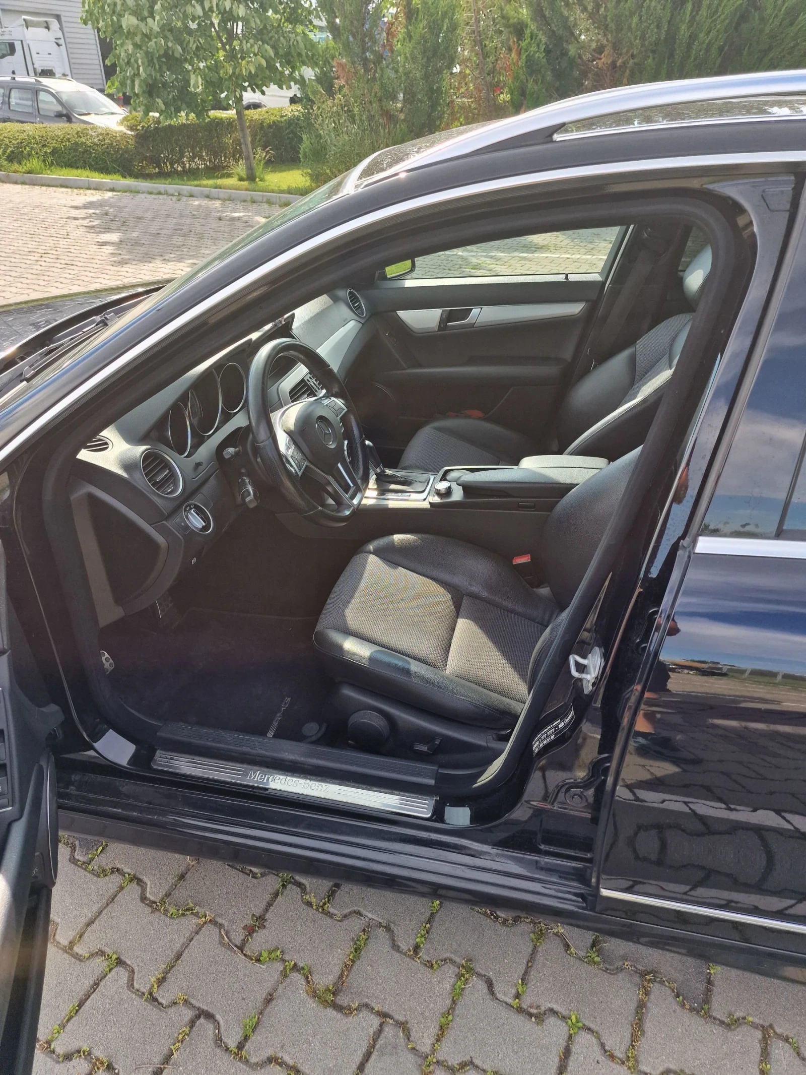 Mercedes-Benz C 220, снимка 5 - Автомобили и джипове - 54839728