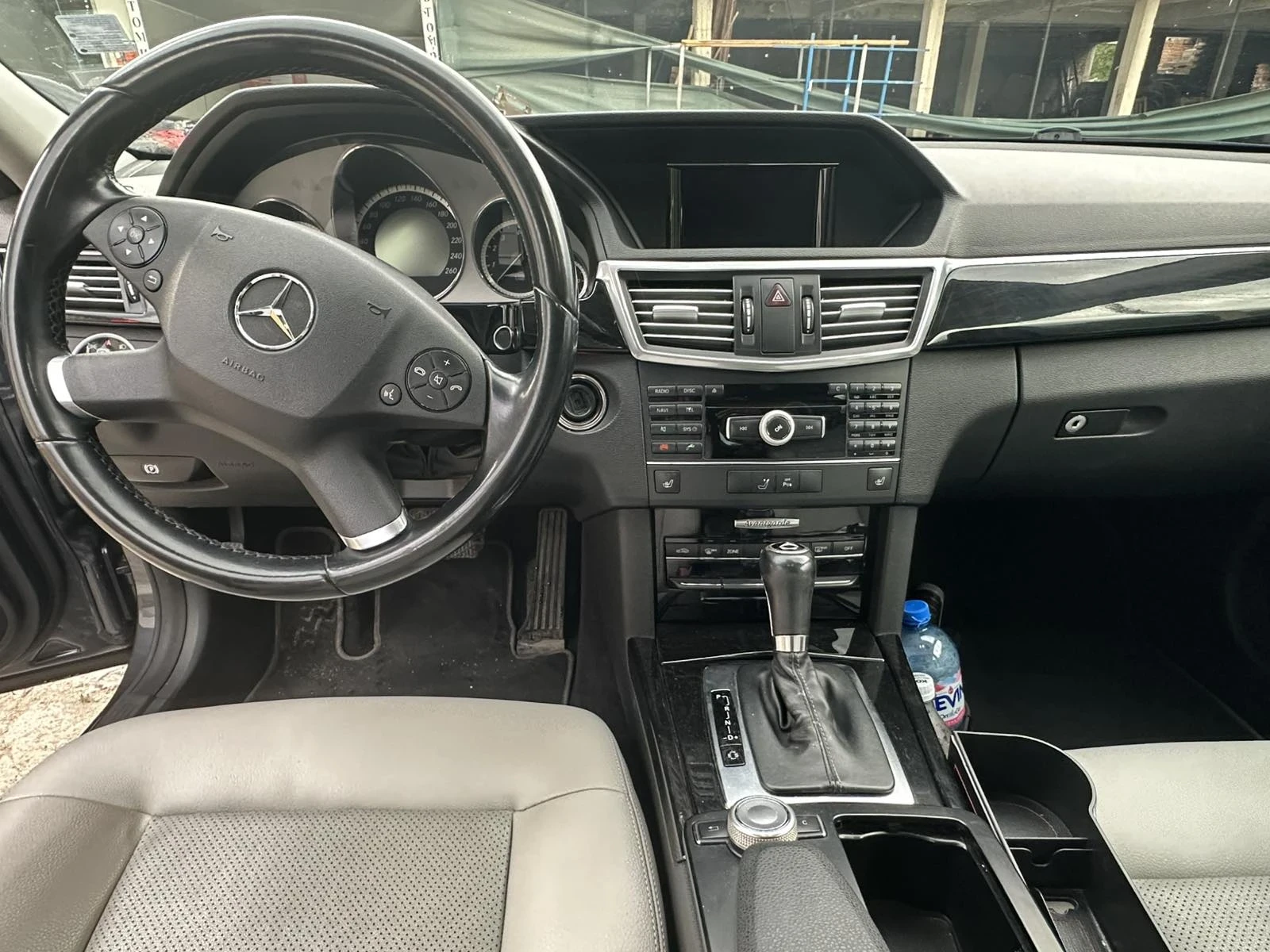Mercedes-Benz E 200, снимка 5 - Автомобили и джипове - 54934053