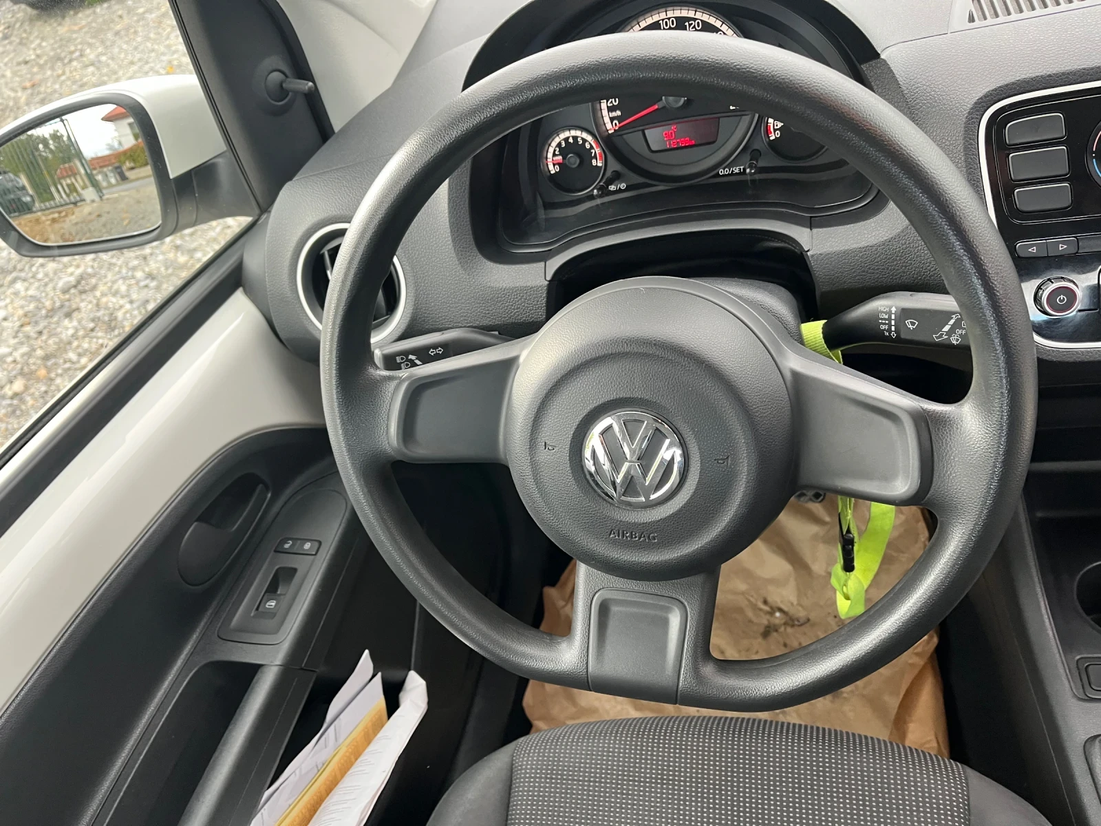 VW Up 1.0 I Климатик !, снимка 12 - Автомобили и джипове - 56697508
