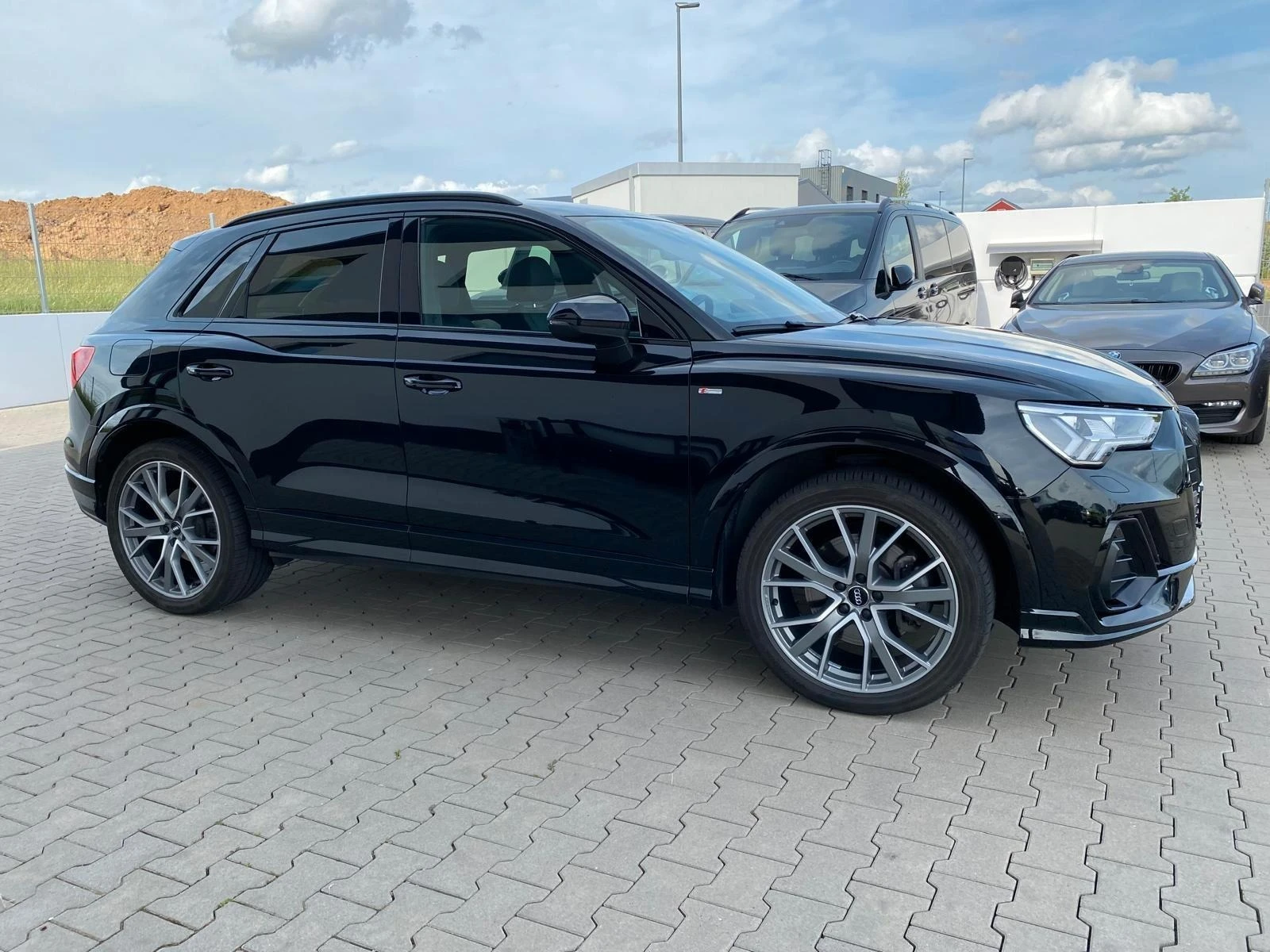 Audi Q3 40TDI* QUATTRO* S-LINE* CAM* NIGHT* LED*  - изображение 4