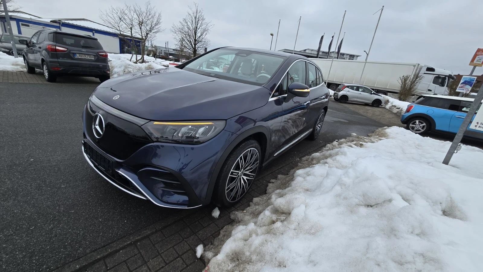 Mercedes-Benz EQE 350 SUV/AMG/4MATIC/AIRMATIC/CAMERA/KEYLESS/, снимка 5 - Автомобили и джипове - 53878860