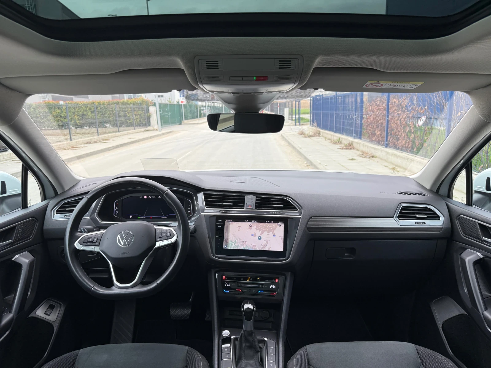 VW Tiguan Allspace 4x4/200к.с/7-МЕСТНА/DISTRONIC/MATRIX/360/ПОДГРЕВ/, снимка 8 - Автомобили и джипове - 54043497