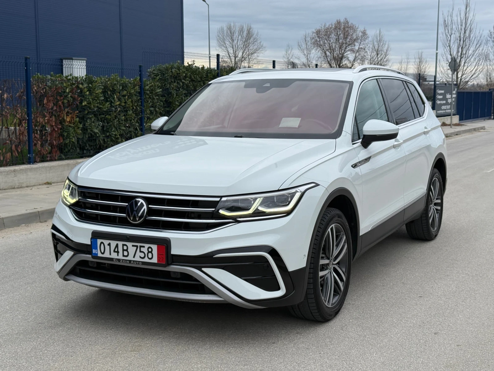 VW Tiguan Allspace 4x4/200к.с/7-МЕСТНА/DISTRONIC/MATRIX/360/ПОДГРЕВ/ | Auto.bg — изображение 1