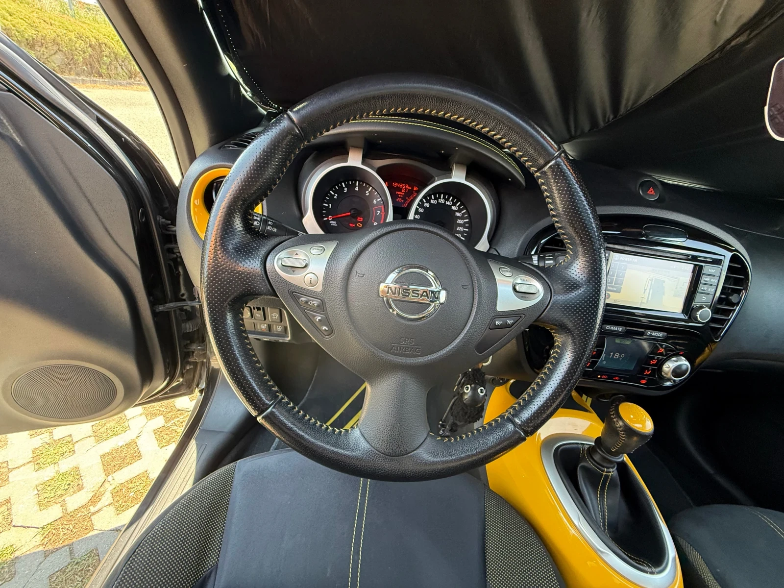 Nissan Juke, снимка 10 - Автомобили и джипове - 55251174