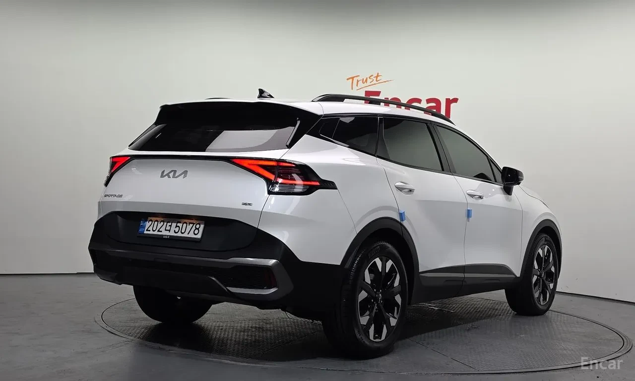 Kia Sportage 2022* SIGNATURE* 4X4* 360* DIS* ОБДУХ* БЯЛА ПЕРЛА*, снимка 4 - Автомобили и джипове - 55483911