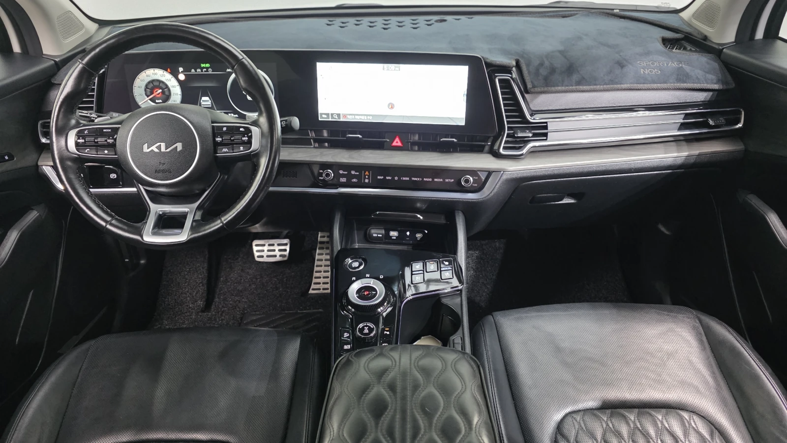 Kia Sportage 2022* SIGNATURE* 4X4* 360* DIS* ОБДУХ* БЯЛА ПЕРЛА*, снимка 6 - Автомобили и джипове - 55483911