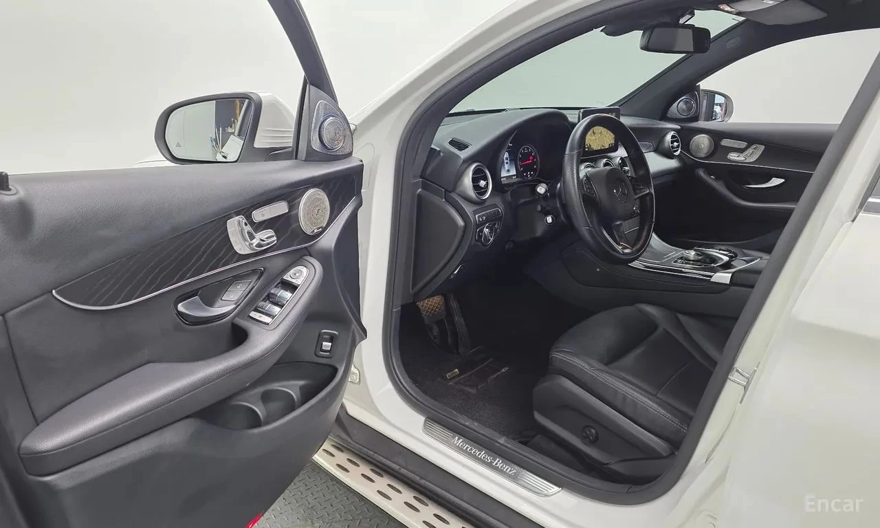 Mercedes-Benz GLC * GLC300 4MATIC Coupe * ЦЕНА ДО БГ, снимка 6 - Автомобили и джипове - 55887504