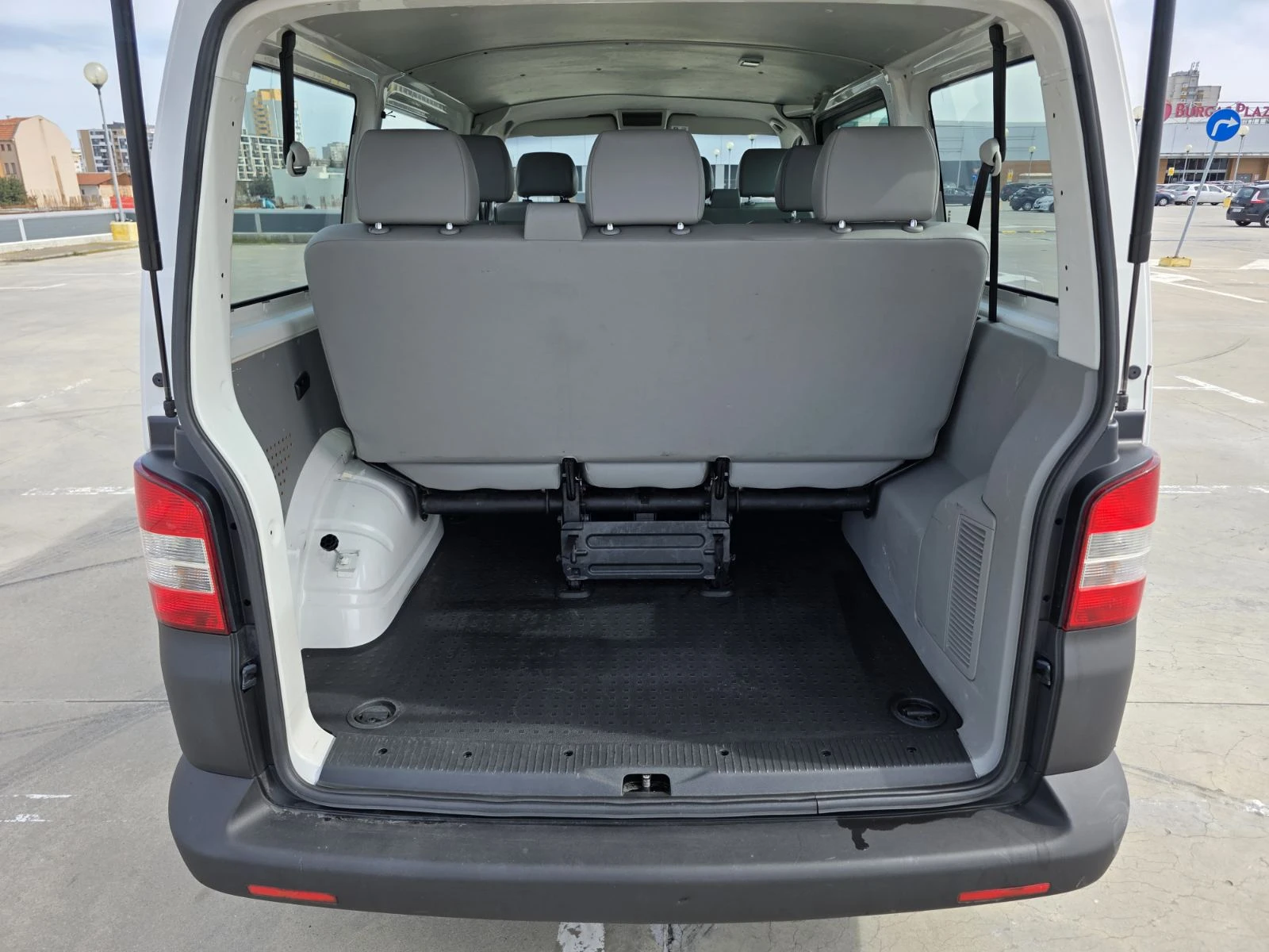 VW Caravelle 2.0 TDI, снимка 14 - Бусове и автобуси - 54227804