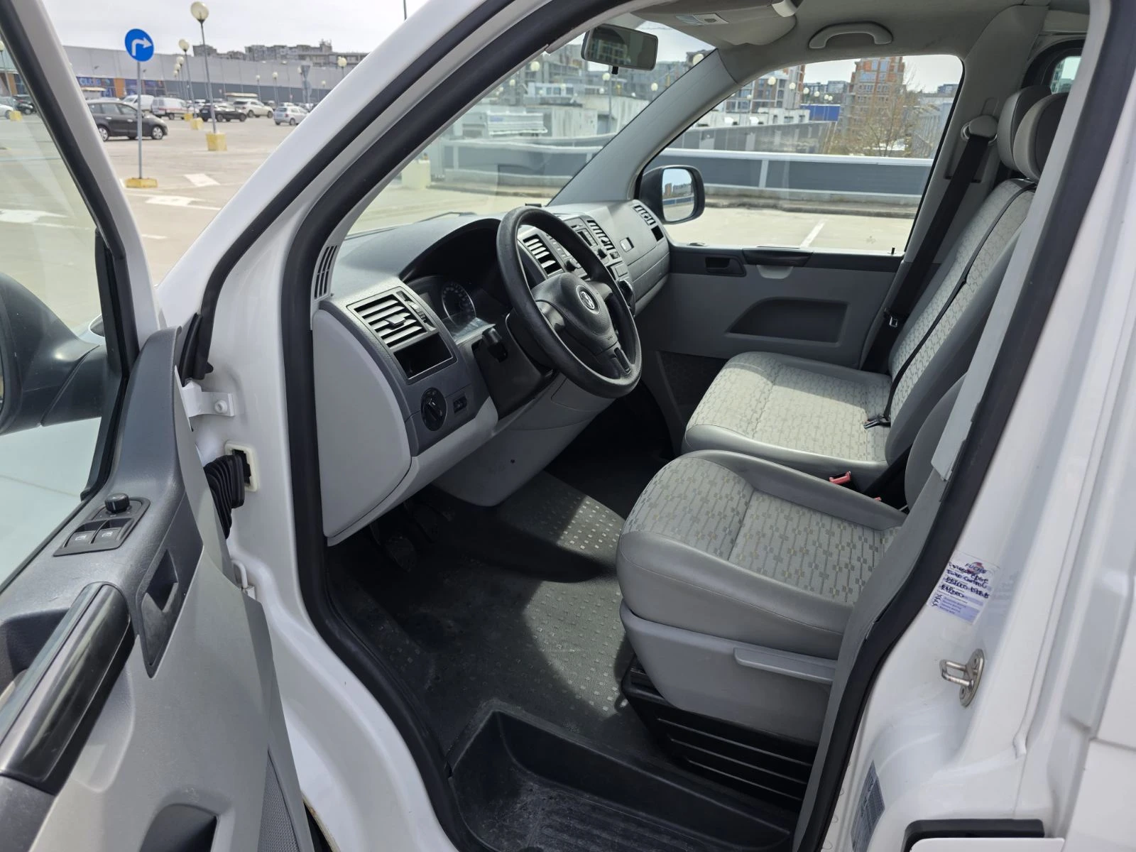 VW Caravelle 2.0 TDI, снимка 9 - Бусове и автобуси - 54227804