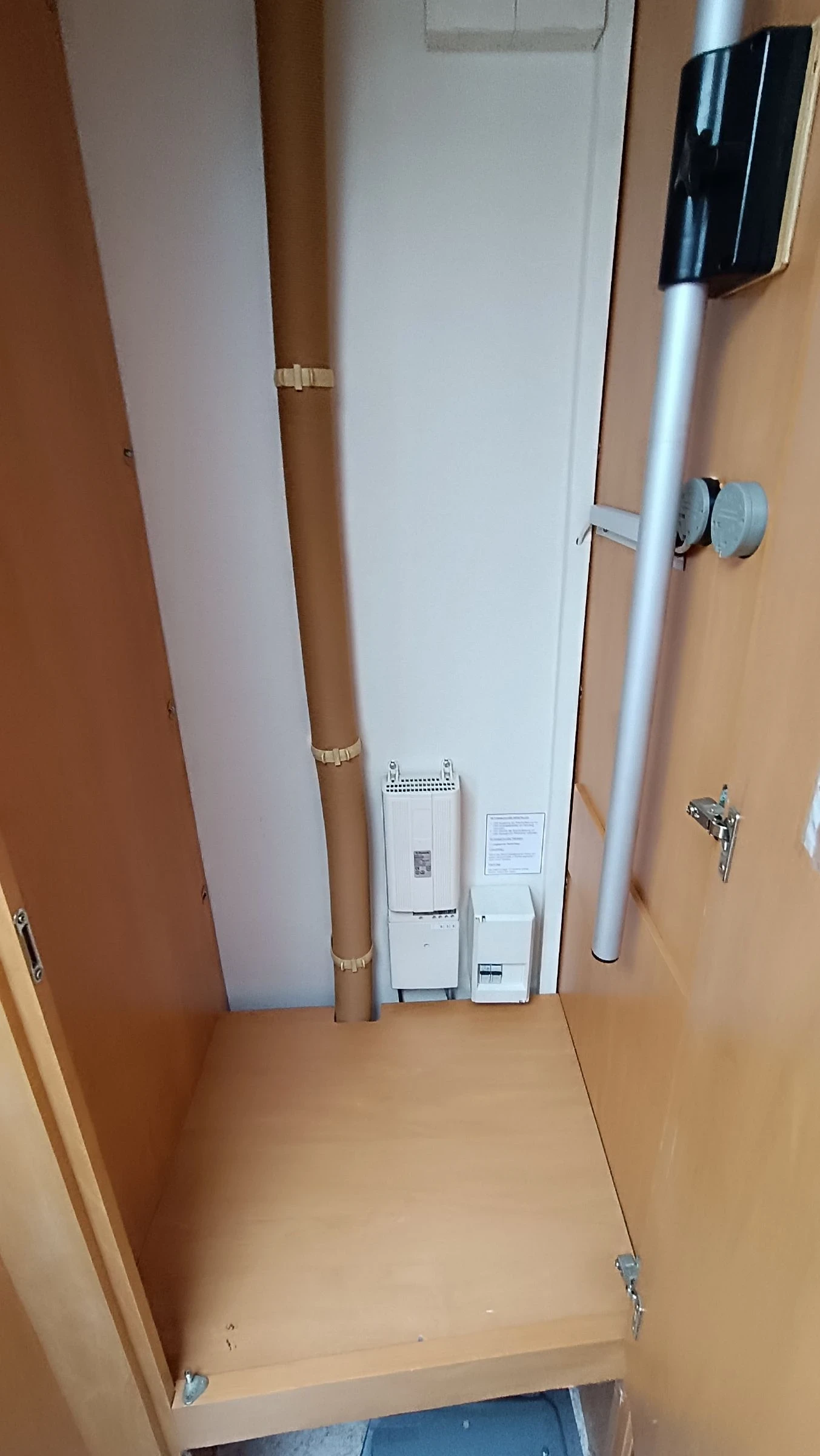 Каравана Knaus Eifelland Holiday 395 - изображение 8