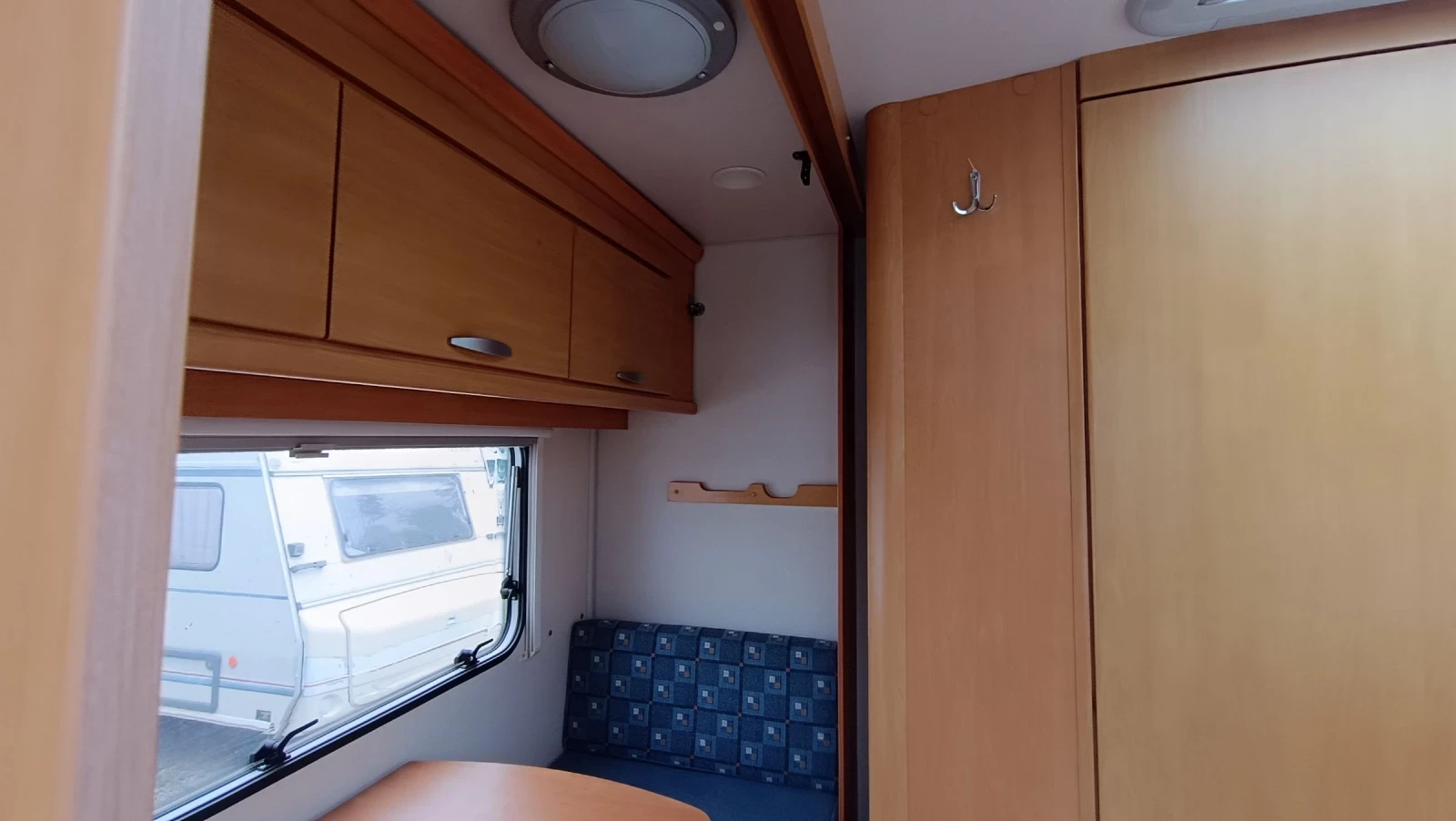 Каравана Knaus Eifelland Holiday 395 - изображение 3
