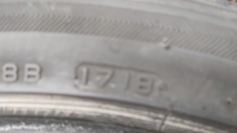 Гуми Летни 245/40R17, снимка 7 - Гуми и джанти - 29261592