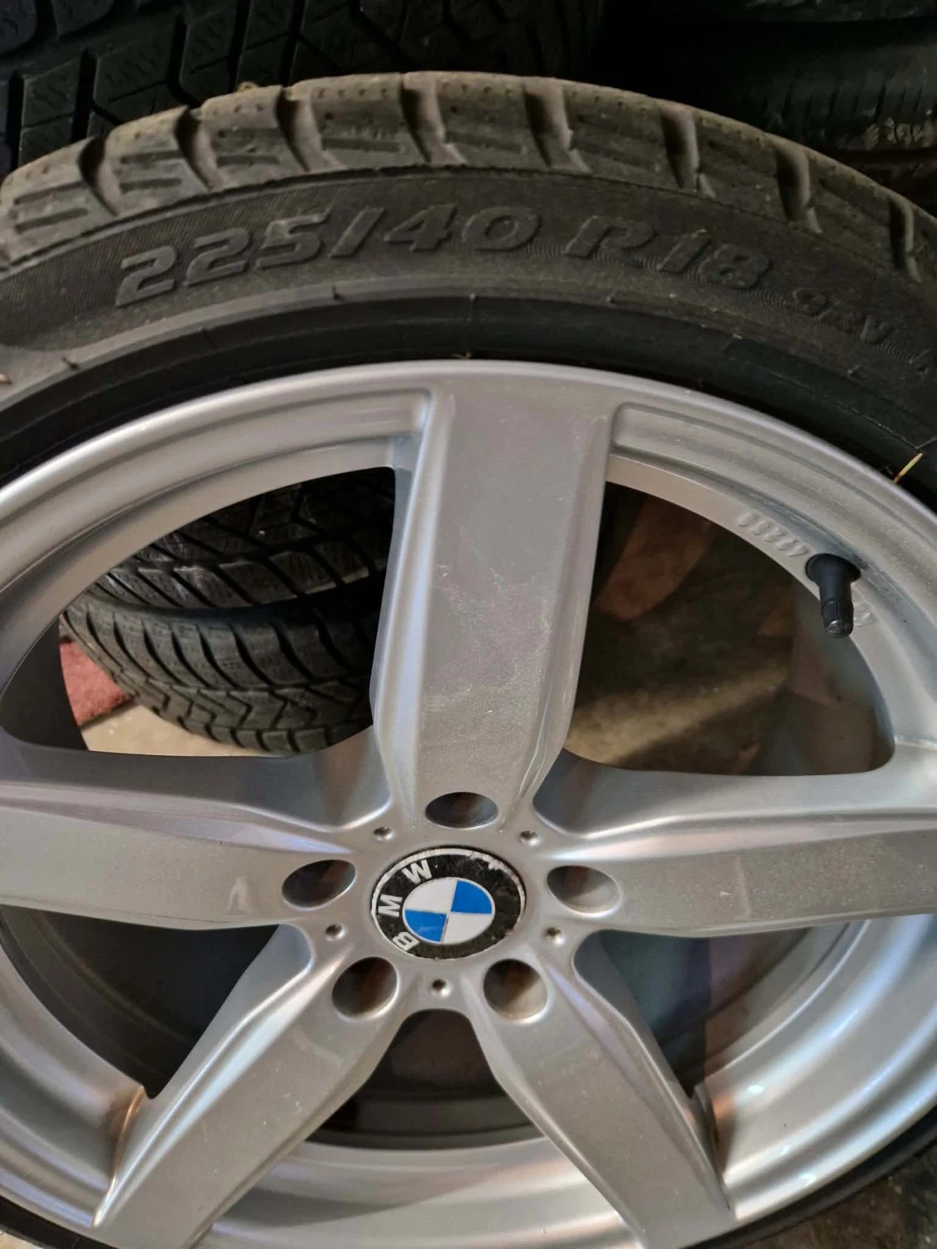 Гуми с джанти Pirelli 225/45R18, снимка 5 - Гуми и джанти - 55465581