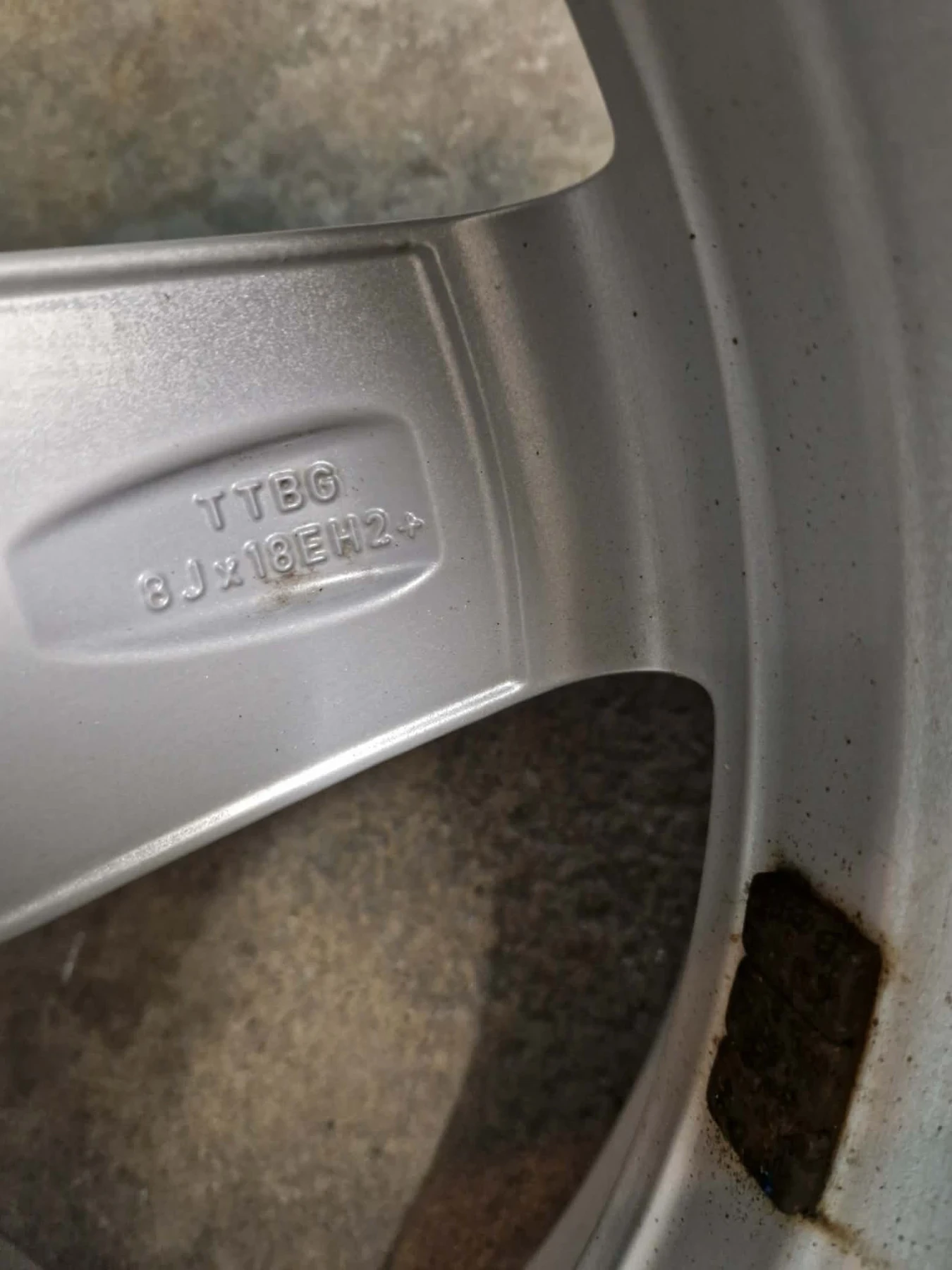 Гуми с джанти Pirelli 225/45R18, снимка 3 - Гуми и джанти - 55465581