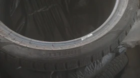 Гуми Зимни 245/40R19, снимка 4 - Гуми и джанти - 47258198