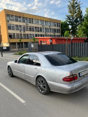 Mercedes-Benz E 220, снимка 6