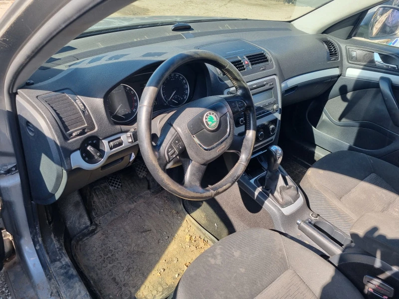 Skoda Octavia 1.9tdi-105ks-2009god-BLS-5скорости-На части!!!, снимка 13 - Автомобили и джипове - 47402323