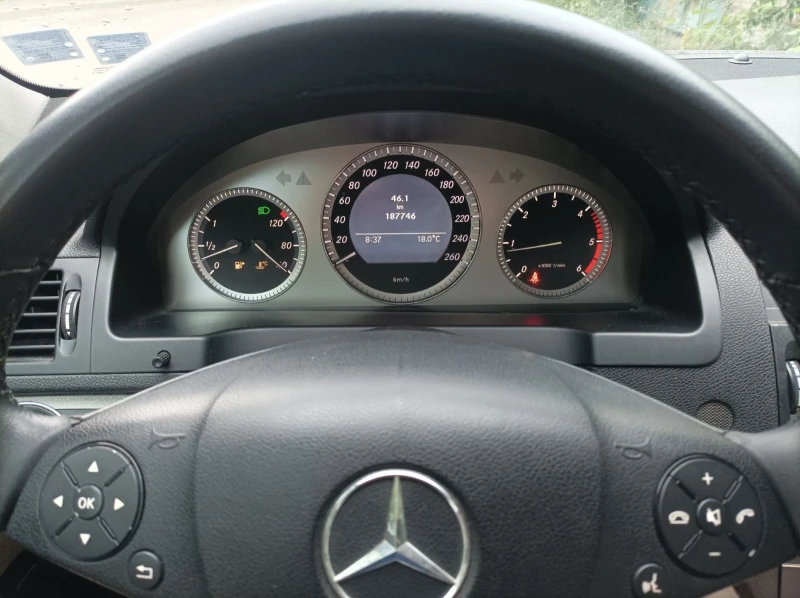 Mercedes-Benz C 220 2.2cdi!Ръчни скорости!, снимка 9 - Автомобили и джипове - 46853935