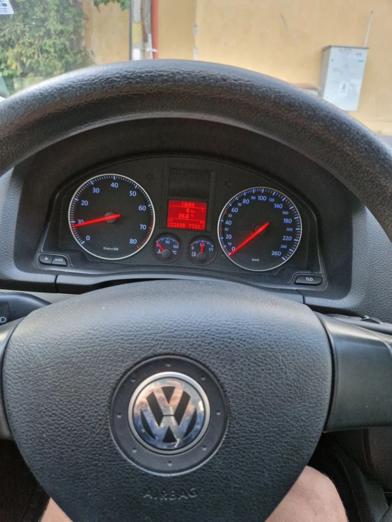 VW Golf, снимка 6 - Автомобили и джипове - 47605219