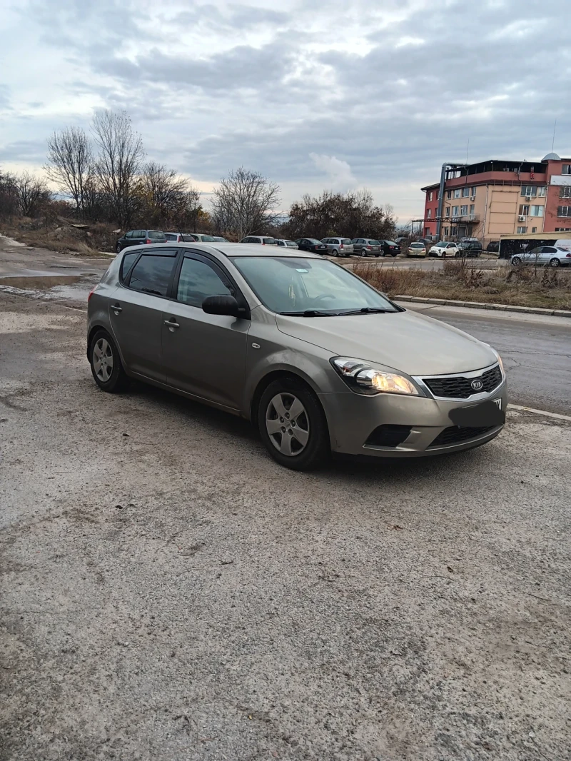 Kia Ceed, снимка 2 - Автомобили и джипове - 48637447