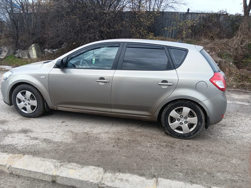 Kia Ceed, снимка 9 - Автомобили и джипове - 48637447