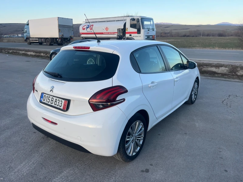 Peugeot 208 1.2, снимка 4 - Автомобили и джипове - 49066535