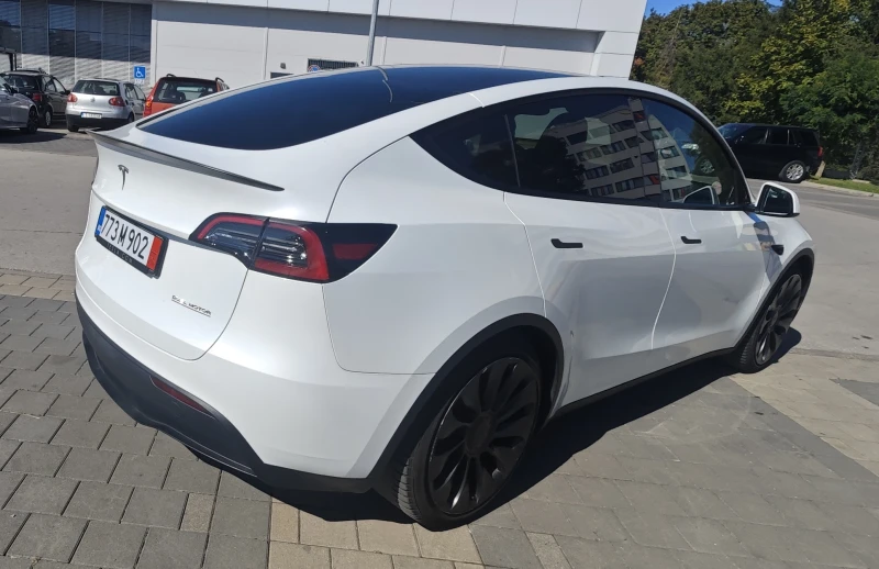 Tesla Model Y Performance, снимка 2 - Автомобили и джипове - 51537485