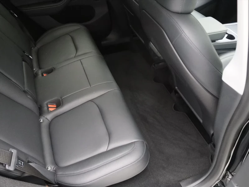 Tesla Model Y Performance, снимка 10 - Автомобили и джипове - 51537485