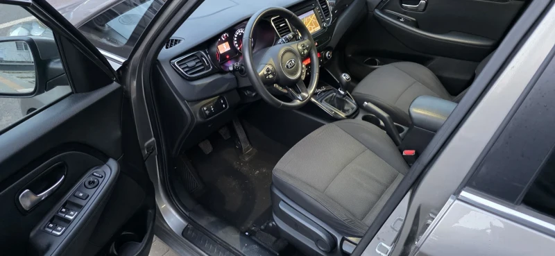 Kia Carens 1.6GDI France , снимка 9 - Автомобили и джипове - 52569009