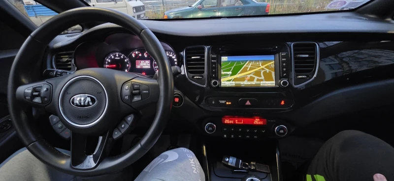 Kia Carens 1.6GDI France , снимка 14 - Автомобили и джипове - 52569009