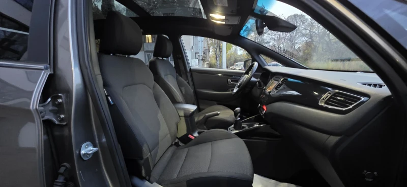Kia Carens 1.6GDI France , снимка 12 - Автомобили и джипове - 52569009