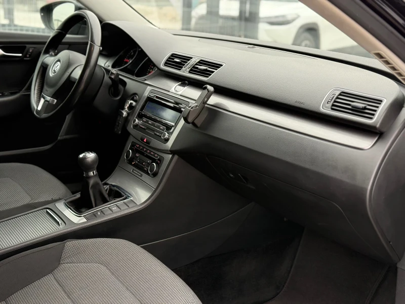 VW Passat 2.0TDI* 140к.с* 2013г* Топ Състояние* 211.000КМ* , снимка 9 - Автомобили и джипове - 52459205