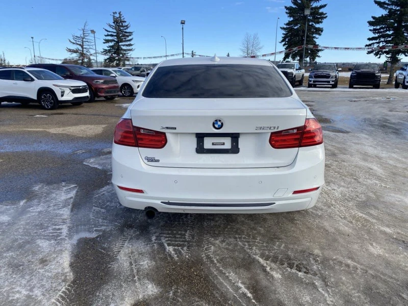 BMW 320 XDRIVE * PANO * ПОДГРЕВ * LED * NAVI * AUTOPILOT, снимка 5 - Автомобили и джипове - 53386444