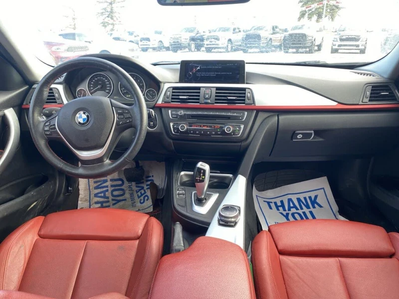 BMW 320 XDRIVE * PANO * ПОДГРЕВ * LED * NAVI * AUTOPILOT, снимка 12 - Автомобили и джипове - 53386444