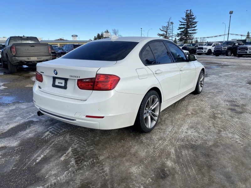 BMW 320 XDRIVE * PANO * ПОДГРЕВ * LED * NAVI * AUTOPILOT, снимка 4 - Автомобили и джипове - 53386444