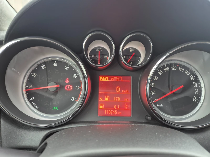 Opel Astra J 1.6, снимка 7 - Автомобили и джипове - 53498783