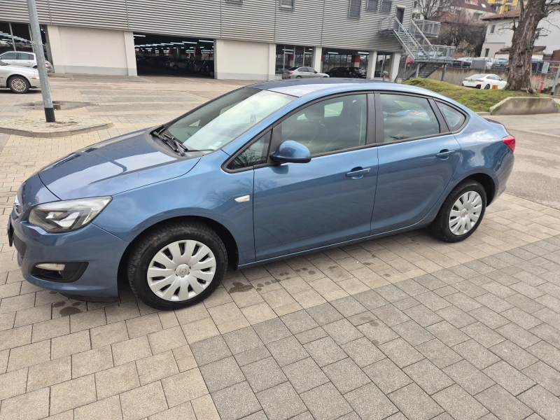 Opel Astra J 1.6, снимка 5 - Автомобили и джипове - 53498783