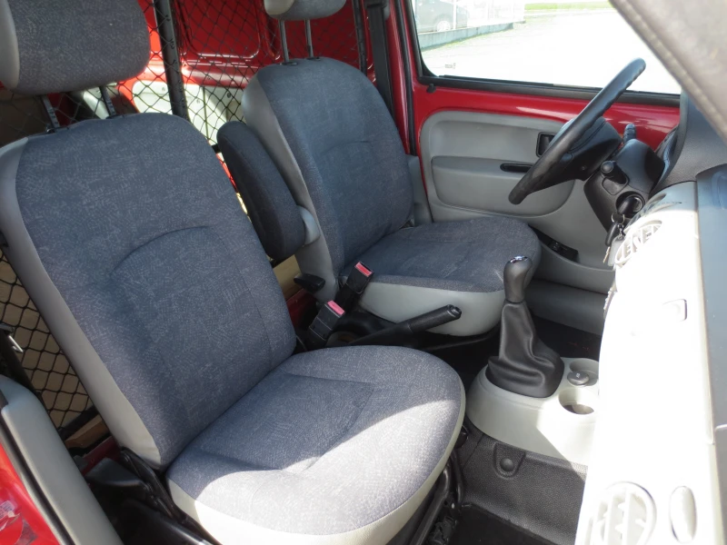 Renault Kangoo 1.5 dci, снимка 12 - Автомобили и джипове - 53536404