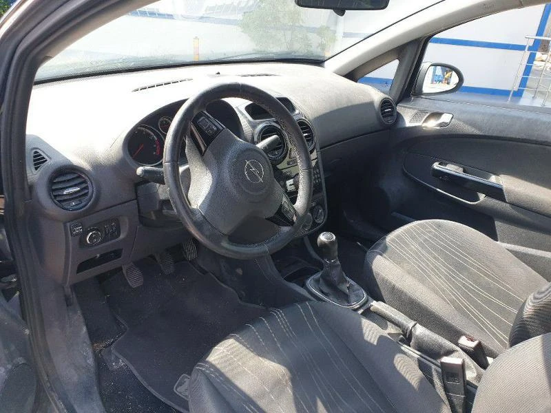 Opel Corsa 1.2, снимка 9 - Автомобили и джипове - 29677754