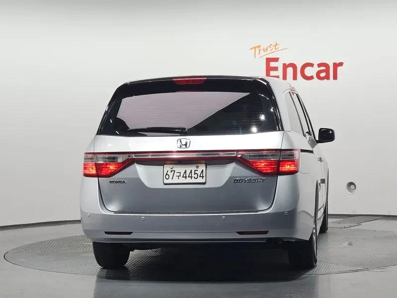 Honda Odyssey 3.5 4Th Generation, снимка 4 - Автомобили и джипове - 55842850