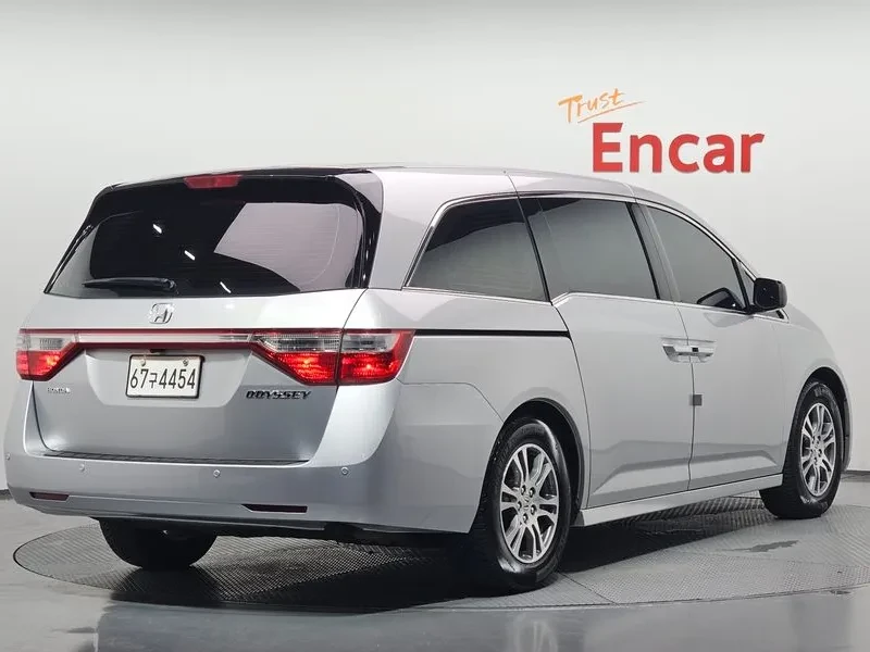 Honda Odyssey 3.5 4Th Generation, снимка 2 - Автомобили и джипове - 55842850