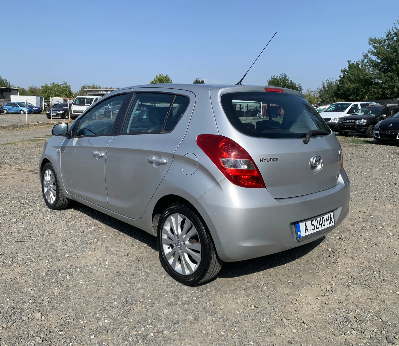 Hyundai I20  Automatic 1.6i (126к.с)БЕНЗИН - изображение 6